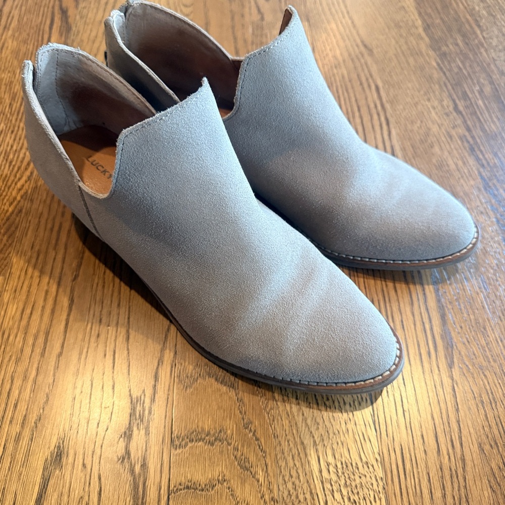 Lucky Brand ankle tan suede slip on boots 8.5